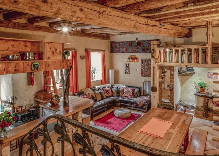 The Dragon Barn - Studio