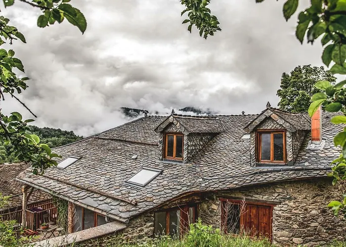 The Dragon Barn - Studio